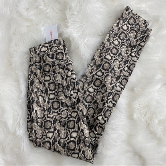 Good American Good Legs Snake-Print Skinny Jeans - Picture 9 of 10